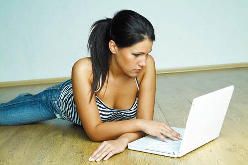 Hot chick with a laptop